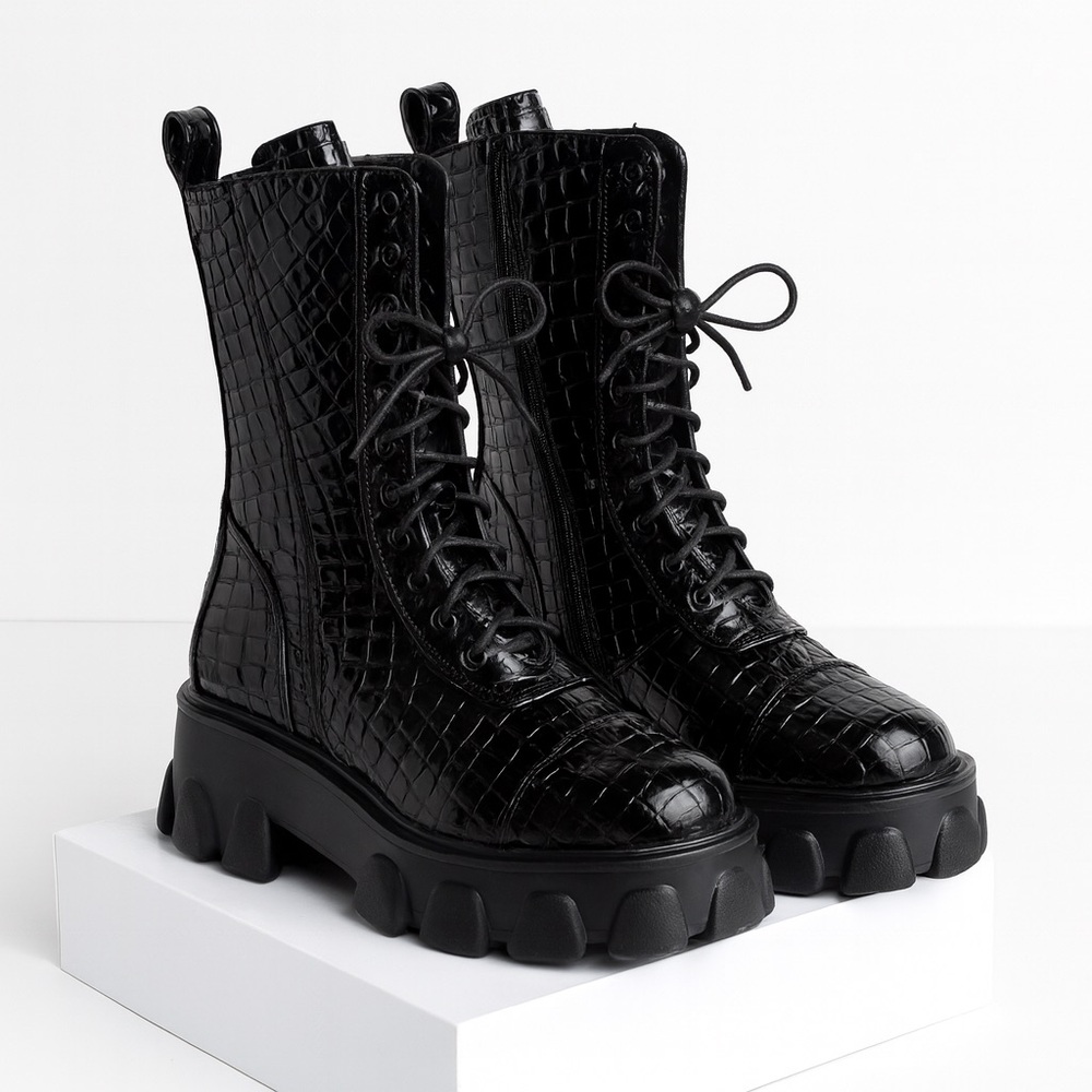 Stylish Black Croc-Embossed Women's Boots